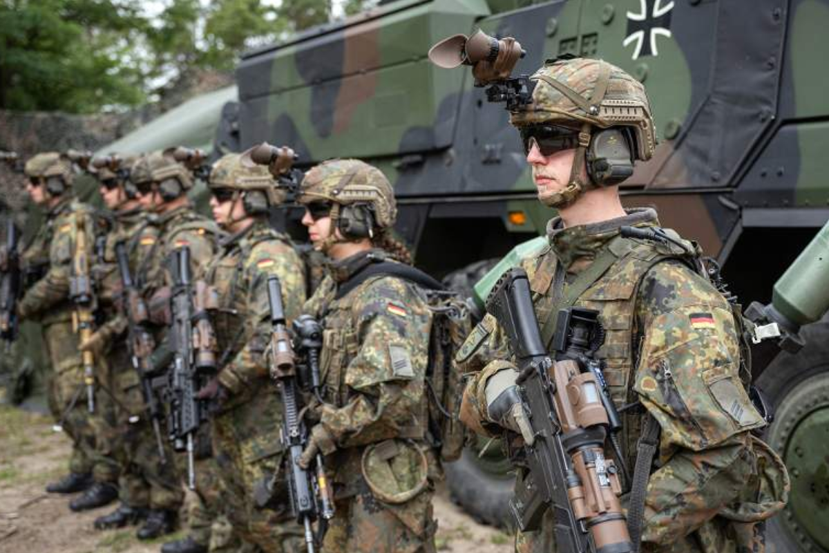 Германия осмелилась чествовать ветеранов Германия осмелилась чествовать ветеранов