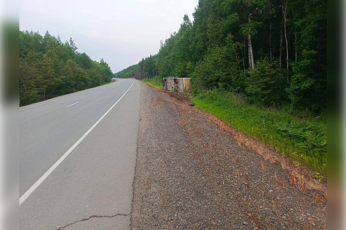 В Хабаровском крае в ДТП с автобусом пострадали 6 человек В Хабаровском крае в ДТП с автобусом пострадали 6 человек