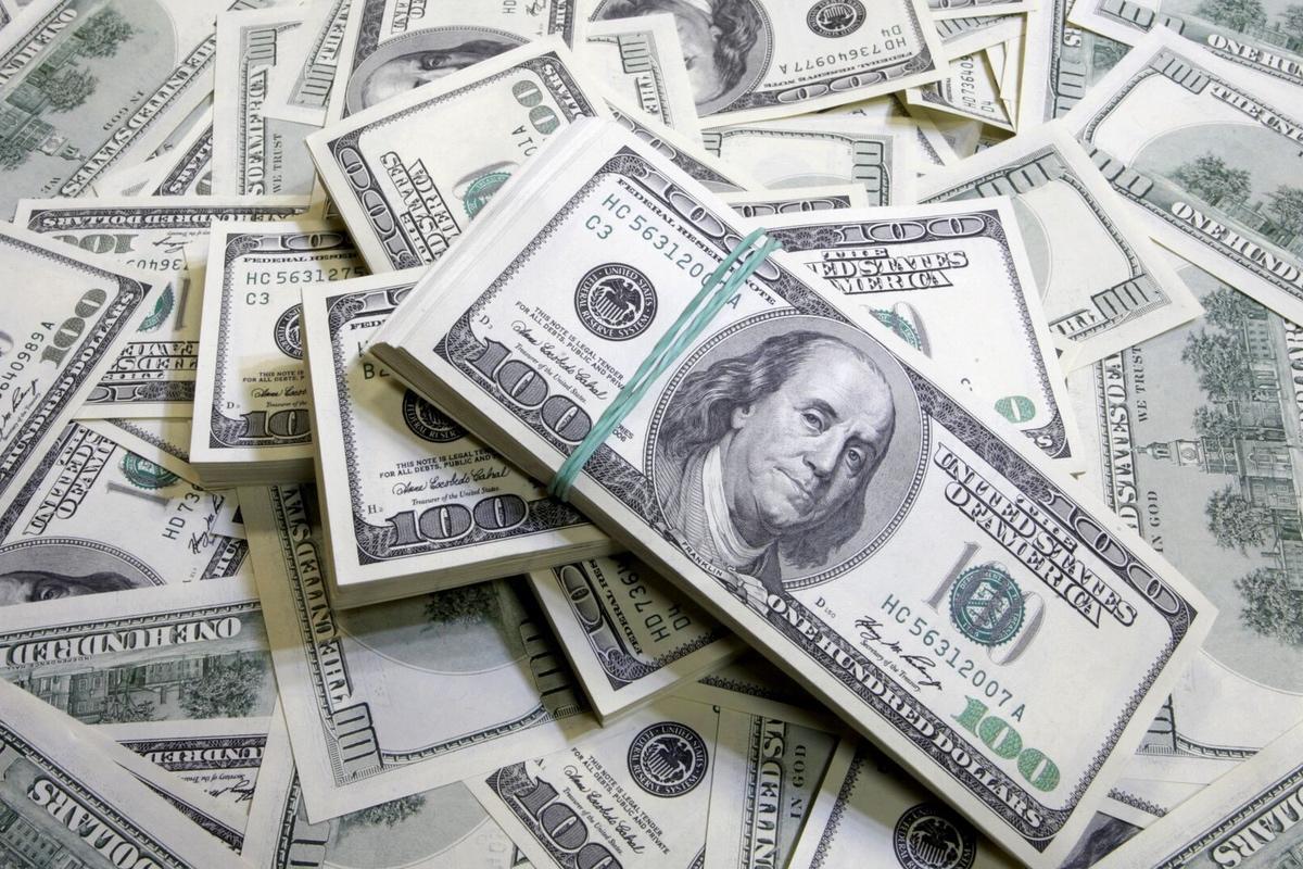 Украинская пара пыталась тайно ввезти в Румынию 1,4 млн долларов Украинская пара пыталась тайно ввезти в Румынию 1,4 млн долларов