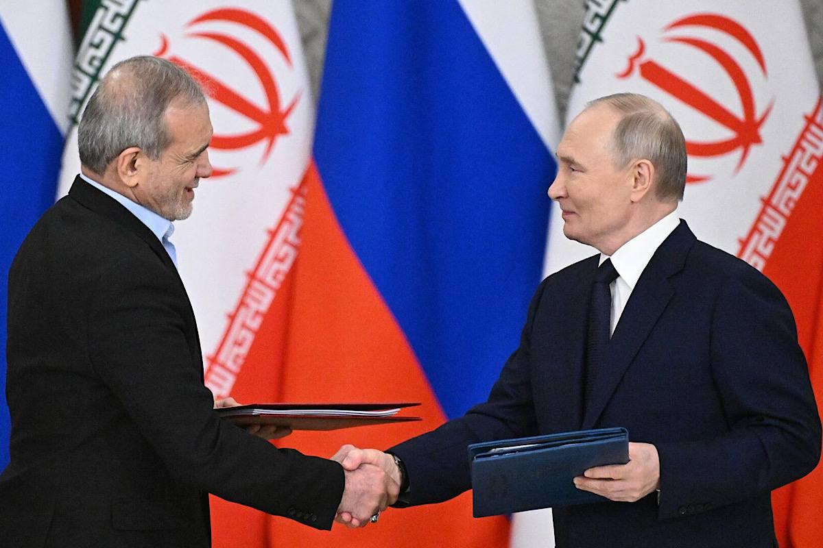 Климов разъяснил рамки сотрудничества России и Ирана в сфере обороны Климов разъяснил рамки сотрудничества России и Ирана в сфере обороны
