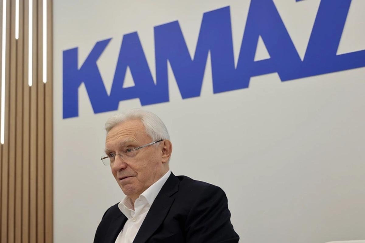 Глава КАМАЗа одним словом «ух» описал ситуацию на рынке грузовиков Глава КАМАЗа одним словом «ух» описал ситуацию на рынке грузовиков