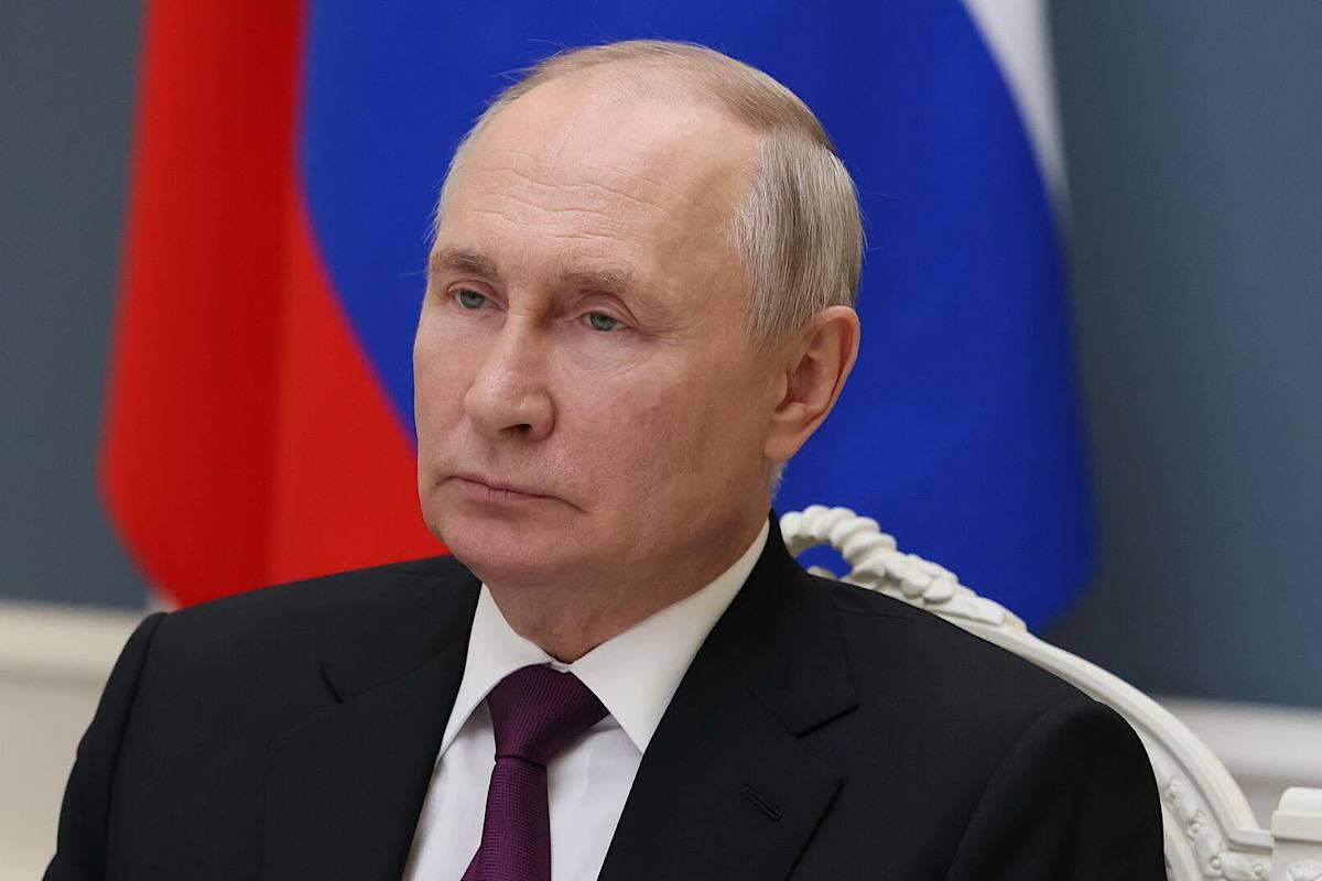 Путин объявил о достижении исторического минимума уровня бедности в России Путин объявил о достижении исторического минимума уровня бедности в России
