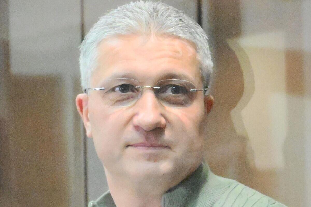 Экс-замминистра обороны Иванова обвинили в еще одном получении взятки Экс-замминистра обороны Иванова обвинили в еще одном получении взятки