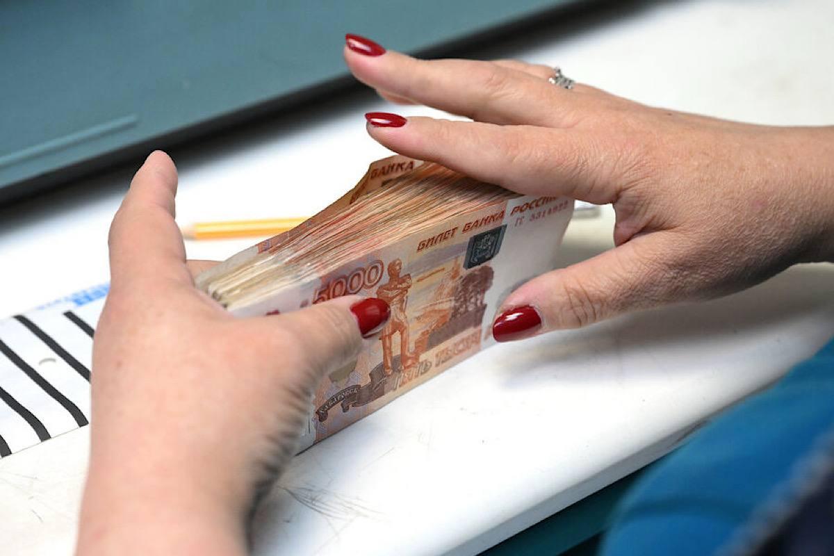 Кадровый голод и отток мигрантов: почему линейный персонал ощутимо прибавил в цене в 2025 году Кадровый голод и отток мигрантов: почему линейный персонал ощутимо прибавил в цене в 2025 году