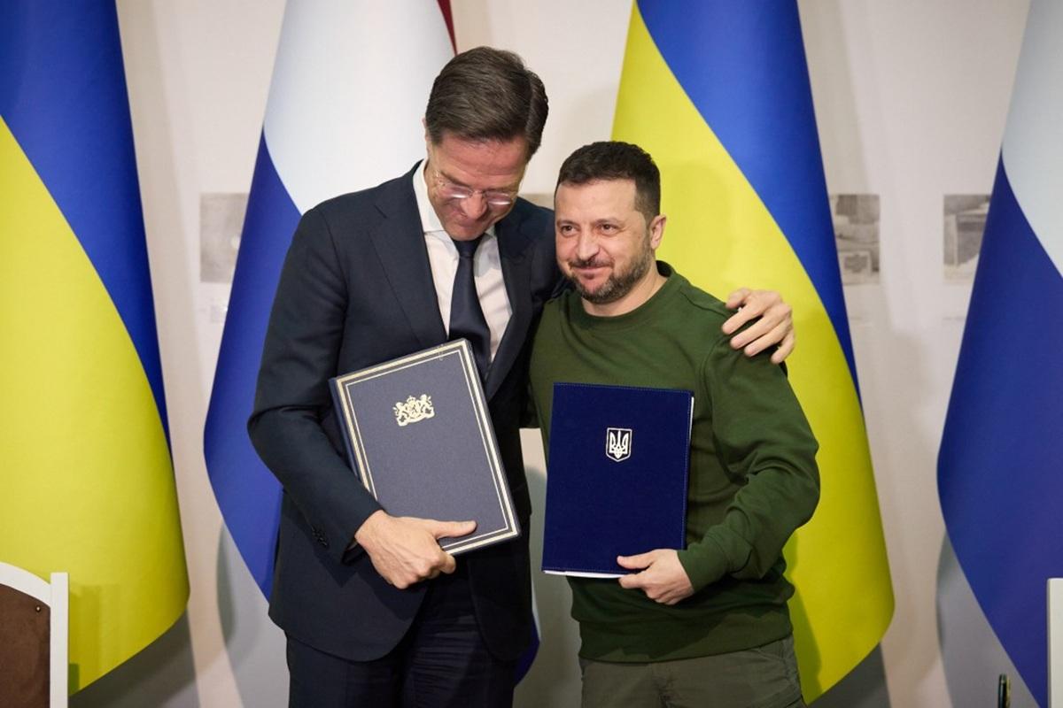 Генсек НАТО не смог внятно объяснить, почему альянс боится атаки со стороны России Генсек НАТО не смог внятно объяснить, почему альянс боится атаки со стороны России
