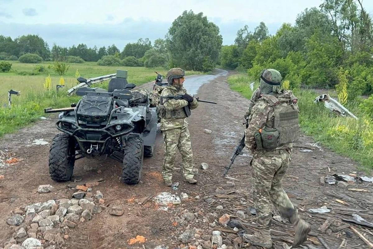 Хорошо сказал: бойцы ответили на заявление президента о «ноге русского солдата» Хорошо сказал: бойцы ответили на заявление президента о «ноге русского солдата»