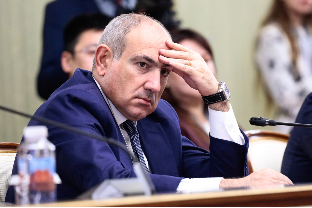 Пашинян заявил о попытке госпереворота в Армении Пашинян заявил о попытке госпереворота в Армении