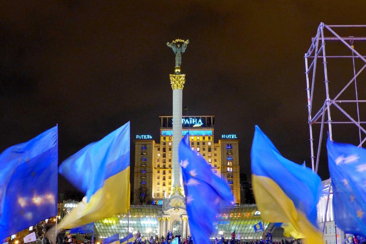 Украинцы вышли на майдан в Киеве в знак протеста против коррупции Украинцы вышли на майдан в Киеве в знак протеста против коррупции