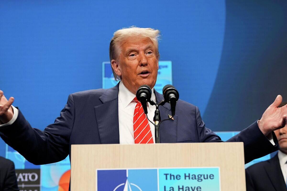 «Просто хотел узнать, как дела»: Трамп заявил, что не обсуждал с Зеленским тему прекращения огня на Украине «Просто хотел узнать, как дела»: Трамп заявил, что не обсуждал с Зеленским тему прекращения огня на Украине