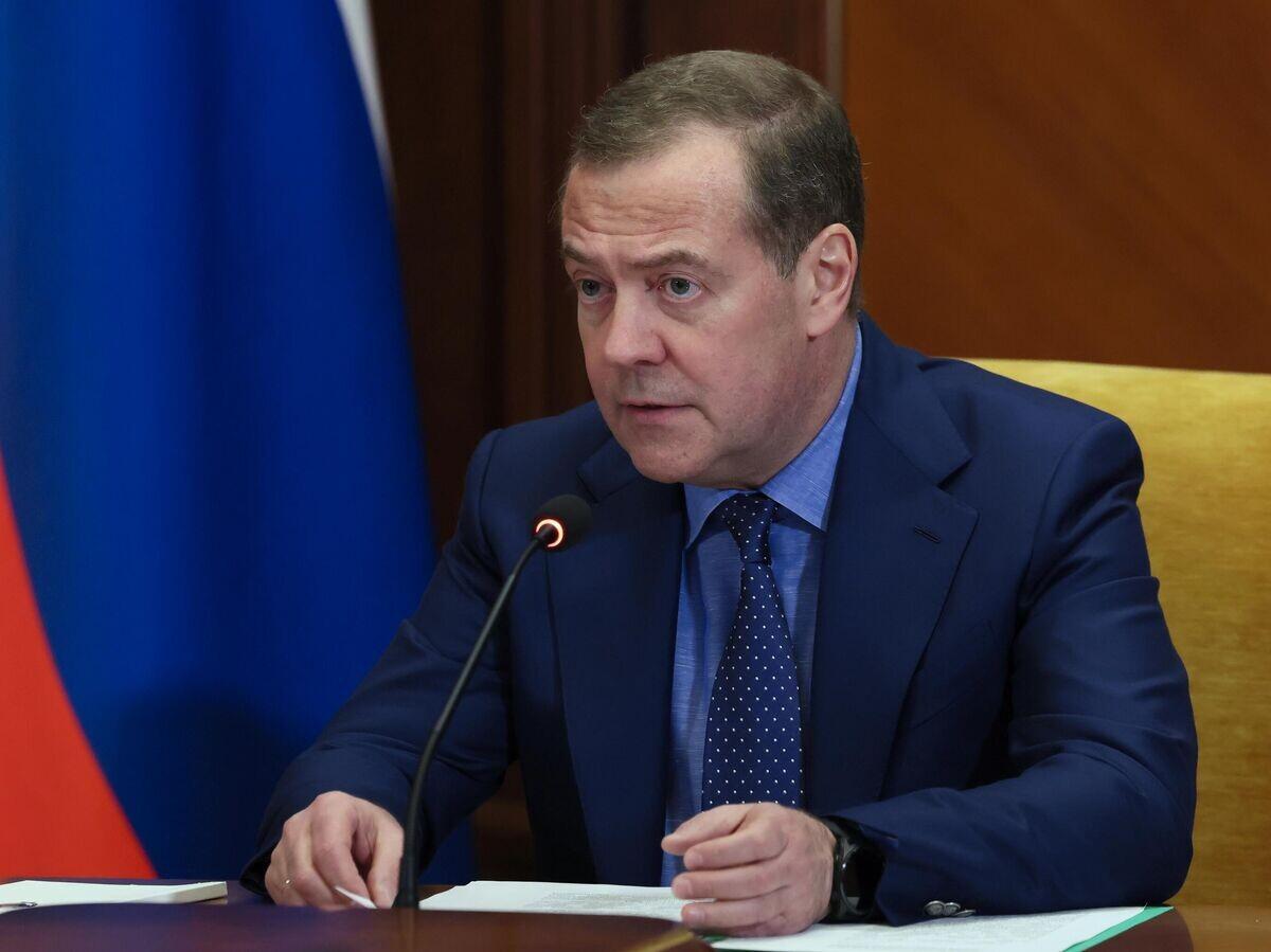 Медведев прокомментировал создание буферной зоны на границе с РФ Медведев прокомментировал создание буферной зоны на границе с РФ