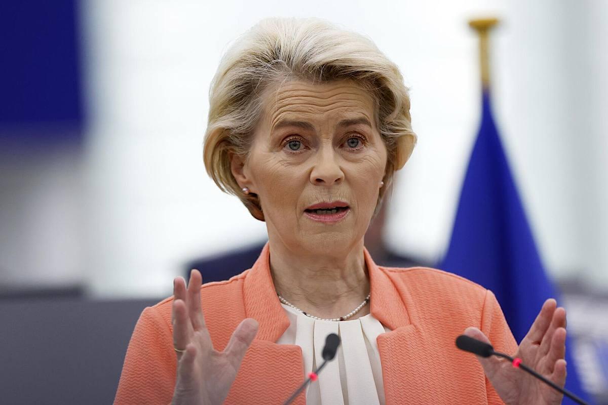 Скандал набирает обороты: 74 евродепутата поддержали вотум недоверия фон дер Ляйен Скандал набирает обороты: 74 евродепутата поддержали вотум недоверия фон дер Ляйен